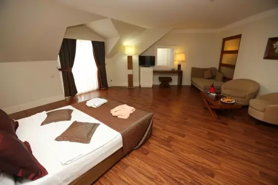 مدر ریزورت آنتالیا